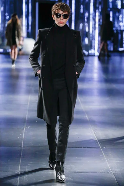 Look 25